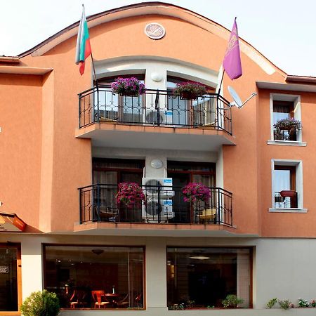 Lucky Hotel Veliko Tarnovo Ngoại thất bức ảnh